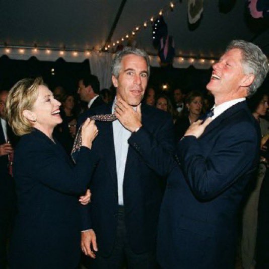 “I never met Jeffrey Epstein”
~Hillary Clinton , UNDER OATH https://t.co/YsDON7crdI