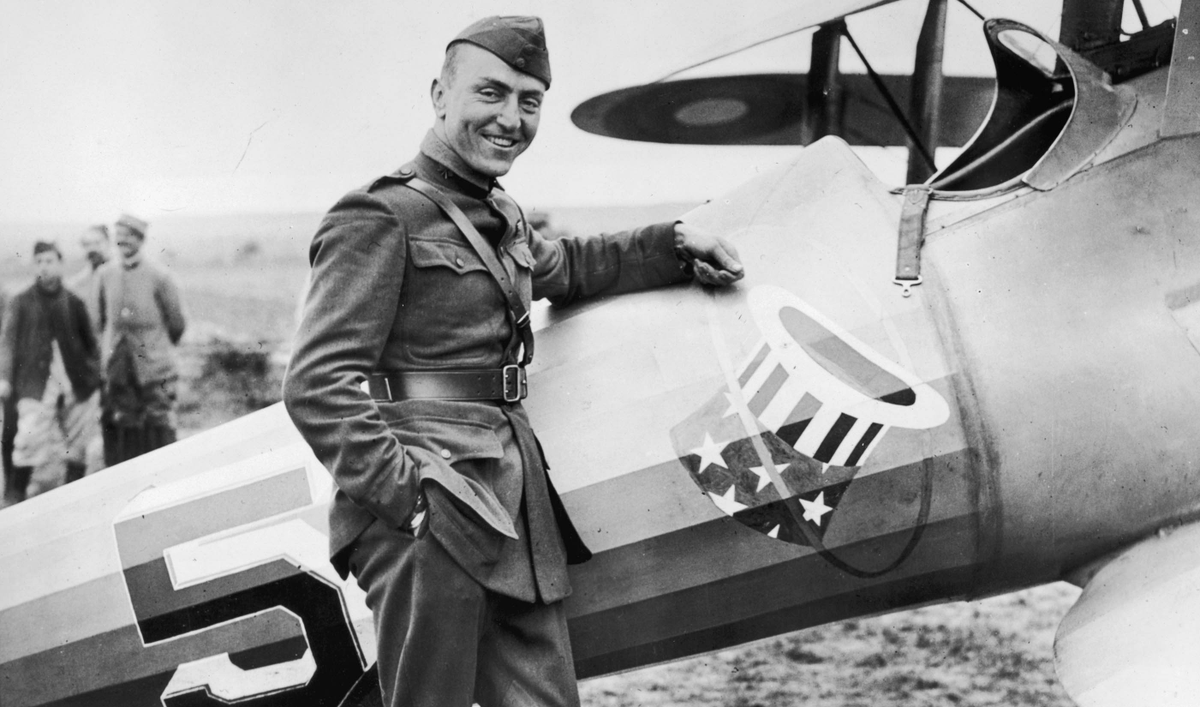 USAS_WW1's tweet image. #Planecrash #disaster #WWII #Avgeek #OTD: February 26, 1941: USAF WWI ace and President of Eastern Airlines Eddie Rickenbacker is a passenger in a DC-3 that crashes flying into Atlanta; the altimeter was set 1,000' too high. 8 killed. Rickenbacker hospitalized months but lives!