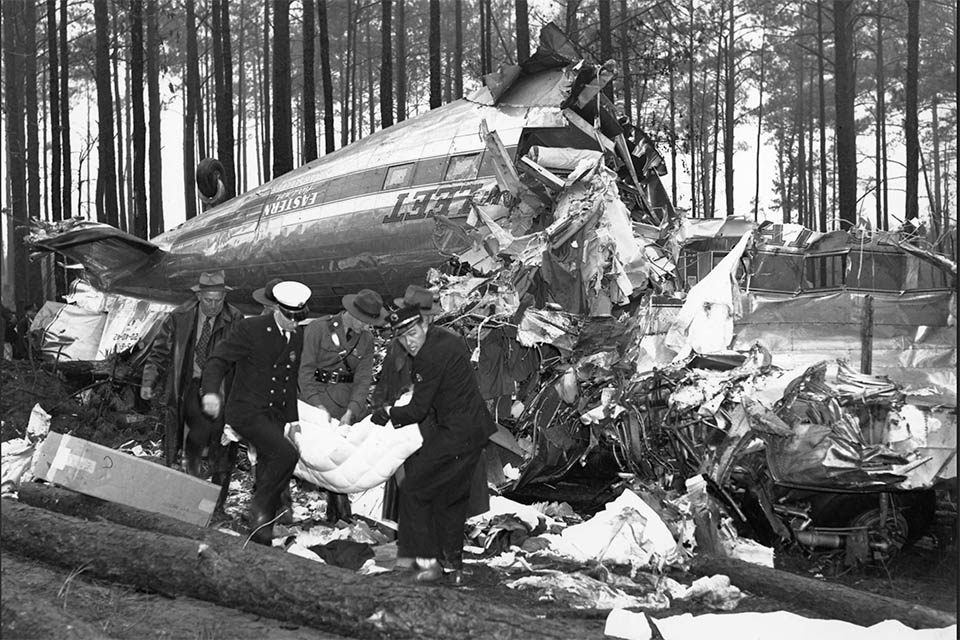 USAS_WW1's tweet image. #Planecrash #disaster #WWII #Avgeek #OTD: February 26, 1941: USAF WWI ace and President of Eastern Airlines Eddie Rickenbacker is a passenger in a DC-3 that crashes flying into Atlanta; the altimeter was set 1,000' too high. 8 killed. Rickenbacker hospitalized months but lives!