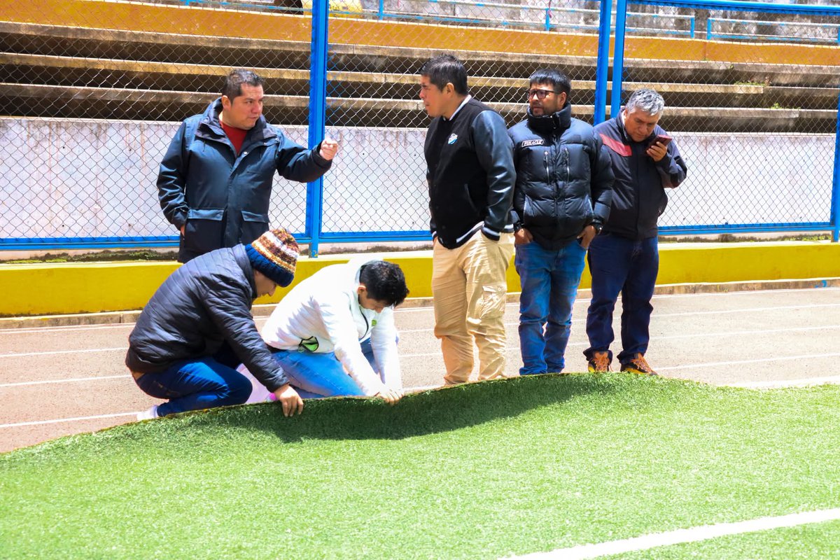 Kozac1's tweet photo. #Liga2 Este viernes se inicia el cambio de grass sintético en el estadio Daniel Alcides Carrión de Cerro de Pasco y quedará listo para que juegue de local #UnionMinas. https://t.co/sEMnvdKz22