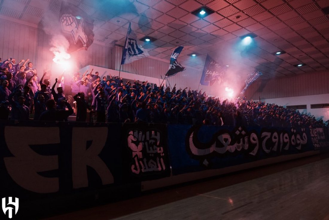 MnbrAlhilal's tweet photo. "لن يسقط الهلال، طالما جمهوره العظيم خلفه." 💙

#WeTrustHilal https://t.co/FsIcHKEJet