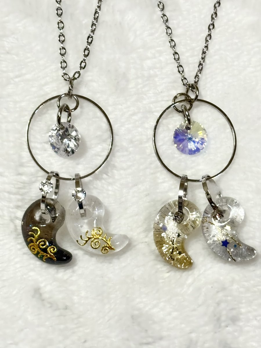 potekichi130's tweet photo. ハンドメイドらぼさんの勾玉のモールドでネックレスを作りました。^ ^
#レジンアクセサリー
#ハンドメイド
#ハンドメイドらぼ https://t.co/G4Po6uRdK5