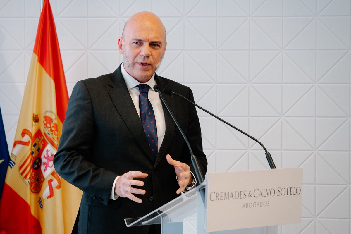 Iberismo's tweet photo. LO HICIMOS POSIBLE CON LA SEGUNDA EDICIÓN DE HORIZONTE IBÉRICO. 

✅ @MargalloJm no dejó a nadie indiferente.

🔹 Gibraltar.
🔹 Ceuta y Melilla.
🔹Iberofonía.
🔹 Eurociudades.
🔹 El futuro compartido entre España y Portugal.

Mientras otros hablan de muros, nosotros hablamos de estrategia. (Y lo hicimos con el mejor)

📺 https://t.co/I8mkPkz0d7

¿Estamos preparados para pensar como bloque?

#HorizonteIbérico #Geopolítica #España #Portugal