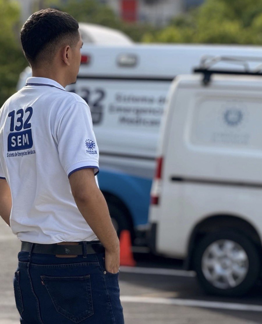 Sus constantes ataques han provocado molestia entre usuarios, quienes cuestionan que opositores ocupen cargos mientras personas afines al proyecto aún buscan oportunidades.