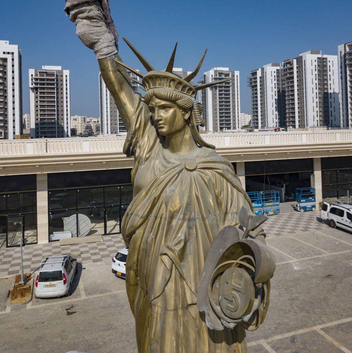 Jonathan tweet media