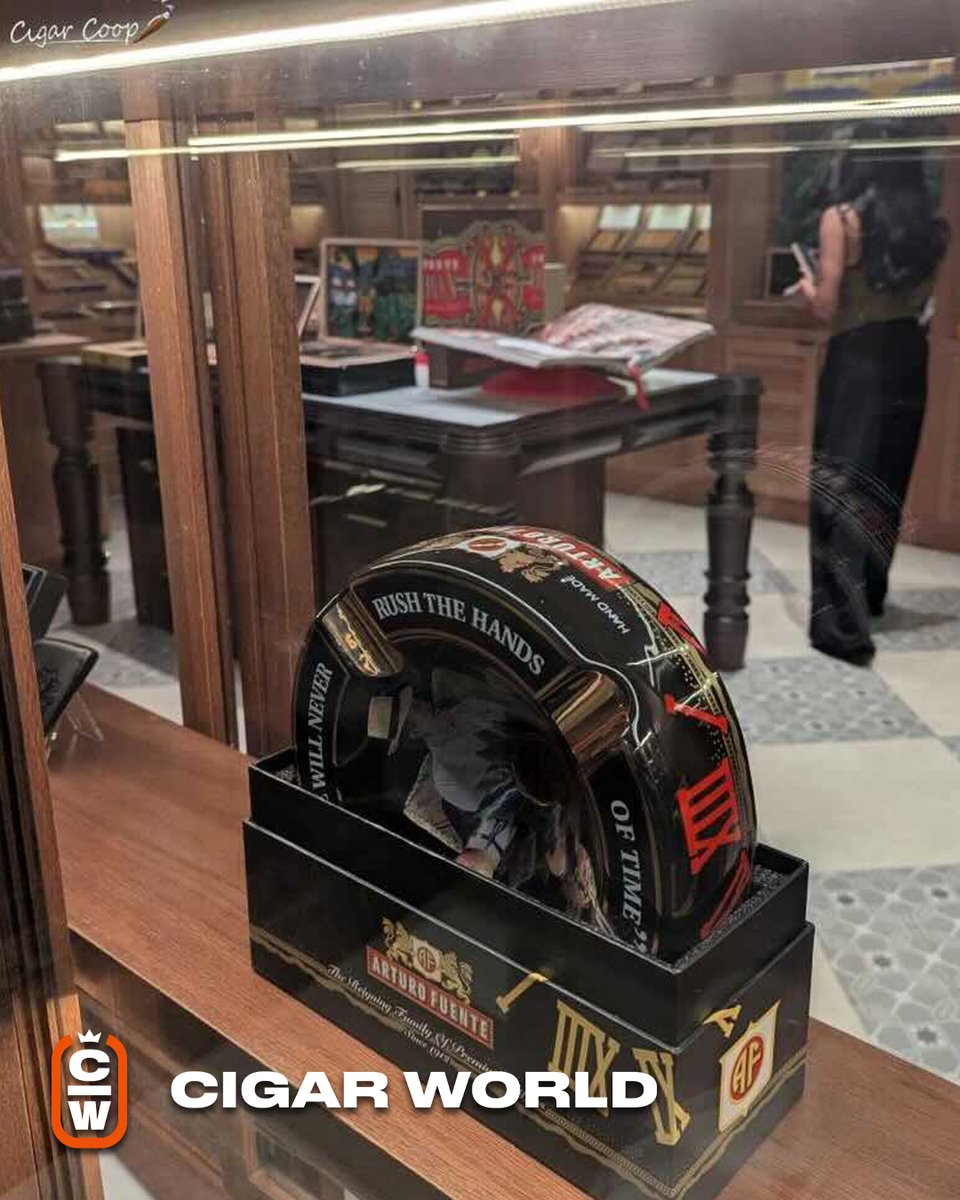 Cigar World tweet media