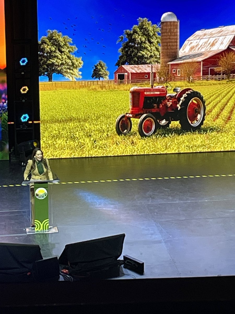 Aaron Esser tweet media