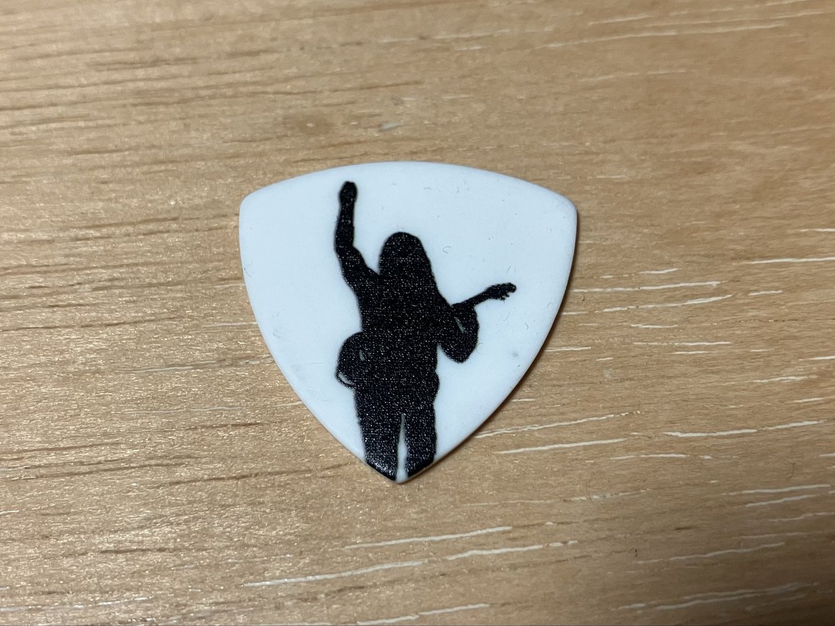 Dream Theaterの来日公演2日目。 John Petrucciが投げたピックを