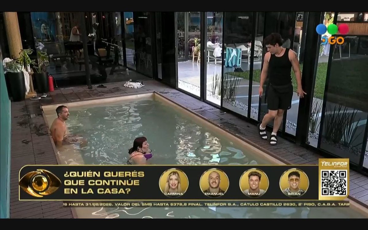 Honey_Bee_AR's tweet image. ‼️ Mora, Ex participante de  #GH2022 entró en sustitución de Daniela de Lucia, quien salió a causa del fallecimiento de su padre ‼️

Aca se puede ver a ella platicando con #YIPIO en la pileta 

#MORA 
#GranHermanoAr 
#GranHermanoGeneracionDorada 
#GranHermano2026