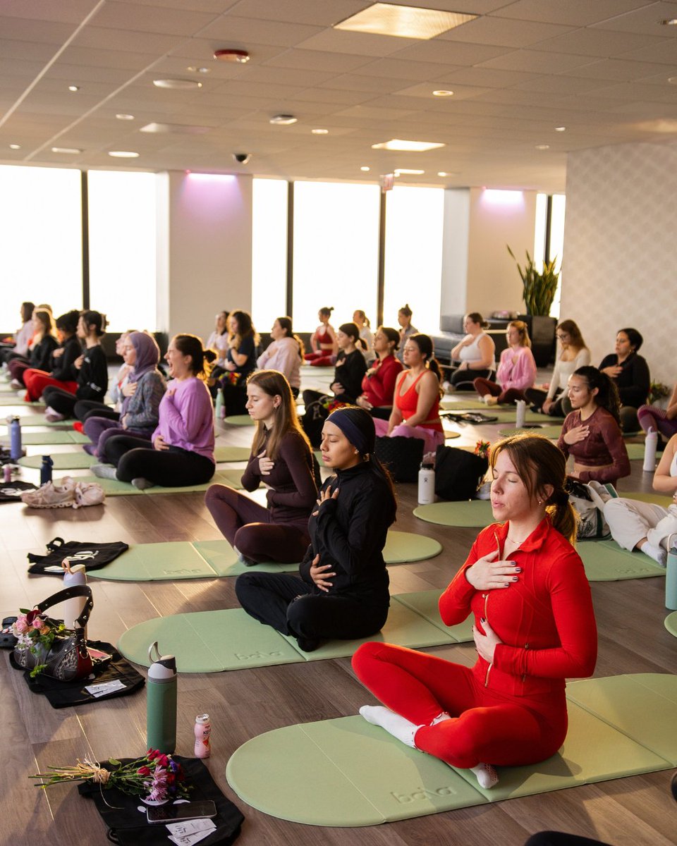 Skydeck Chicago tweet media