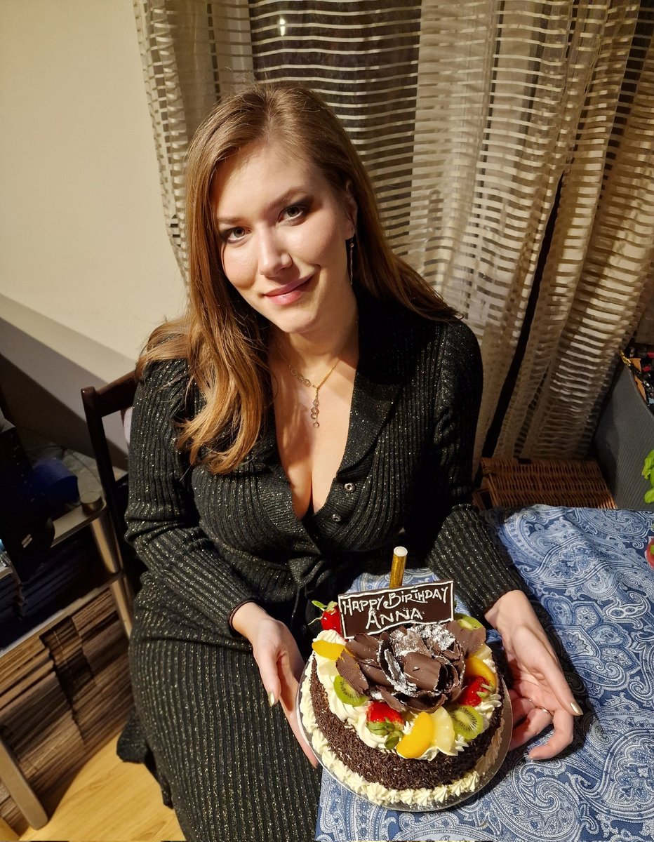 Anna Spase tweet media