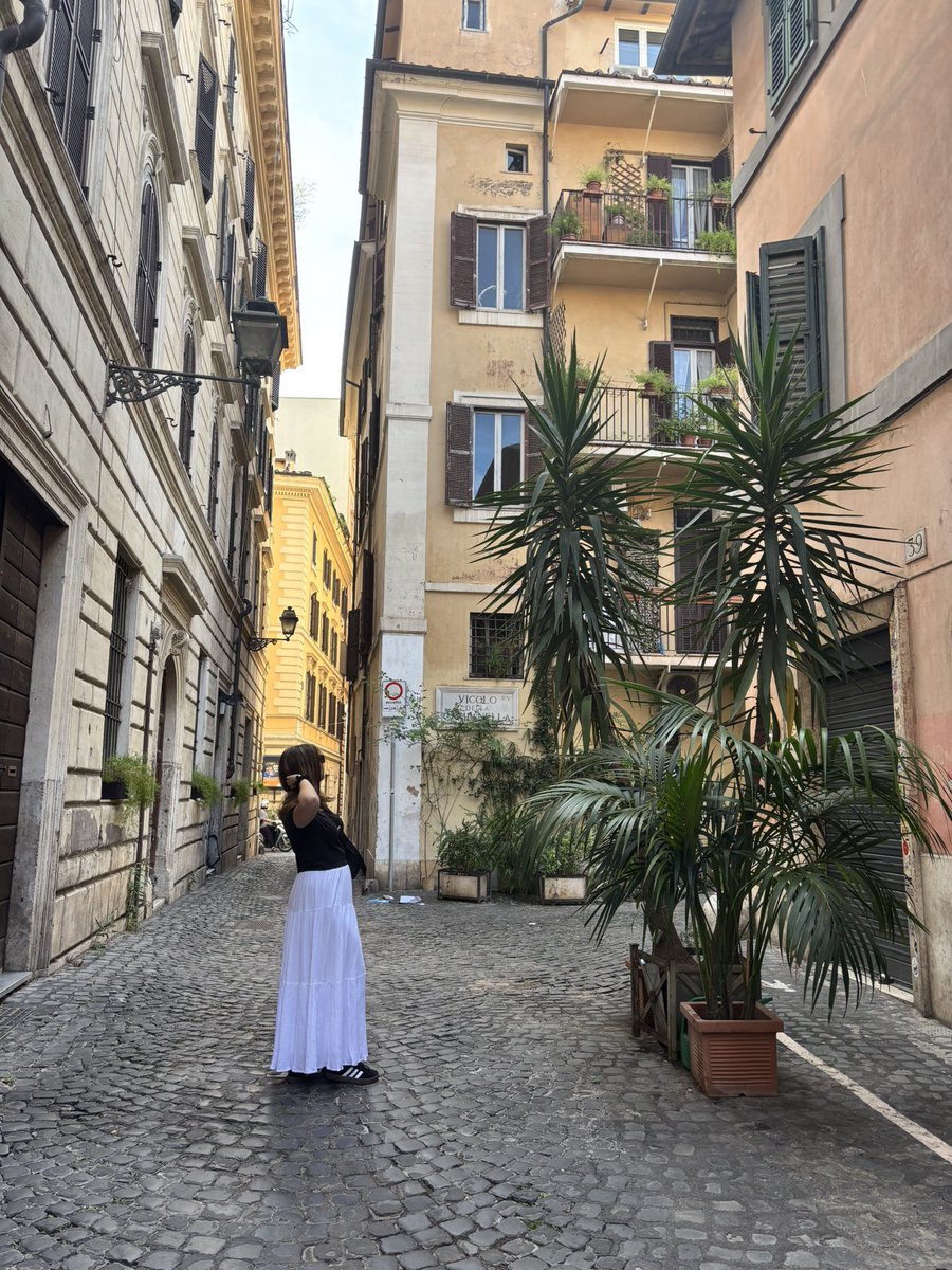 miss ghostiana tweet media