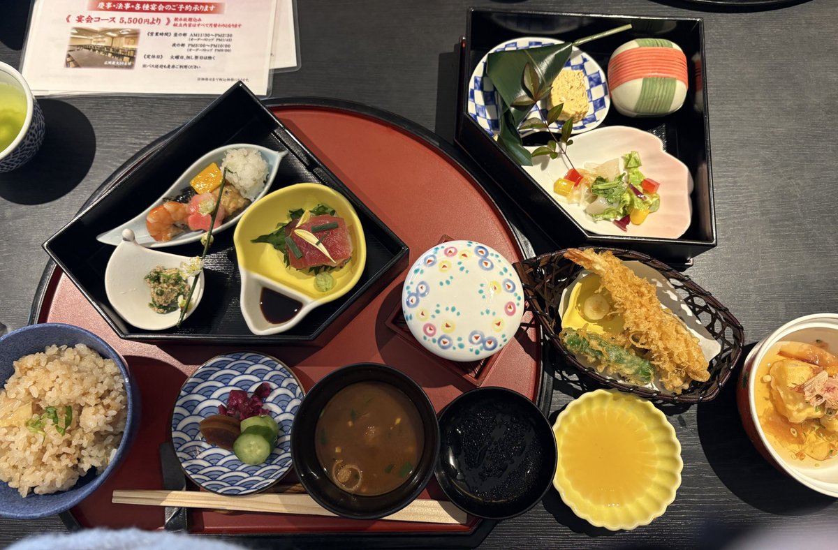 yukito__3's tweet photo. 昨日は色んな人にお祝いしてもらって感謝だー🥰
スタバ星人ってバレてるから基本プレゼントがスタバチケットなんよ😂
会社の人がわざわざケーキとプレゼントも持ってきてくれて嬉しすぎた！
ランチもめっちゃ美味しかったー！
Adoちゃんも買ったー！最高(* 'ᵕ' )☆ https://t.co/osnTWqyhfc