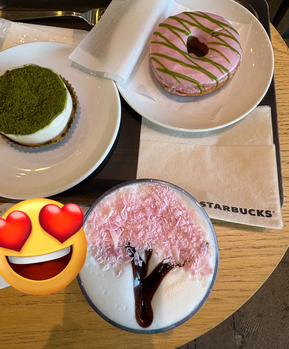 yukito__3's tweet photo. 昨日は色んな人にお祝いしてもらって感謝だー🥰
スタバ星人ってバレてるから基本プレゼントがスタバチケットなんよ😂
会社の人がわざわざケーキとプレゼントも持ってきてくれて嬉しすぎた！
ランチもめっちゃ美味しかったー！
Adoちゃんも買ったー！最高(* 'ᵕ' )☆ https://t.co/osnTWqyhfc