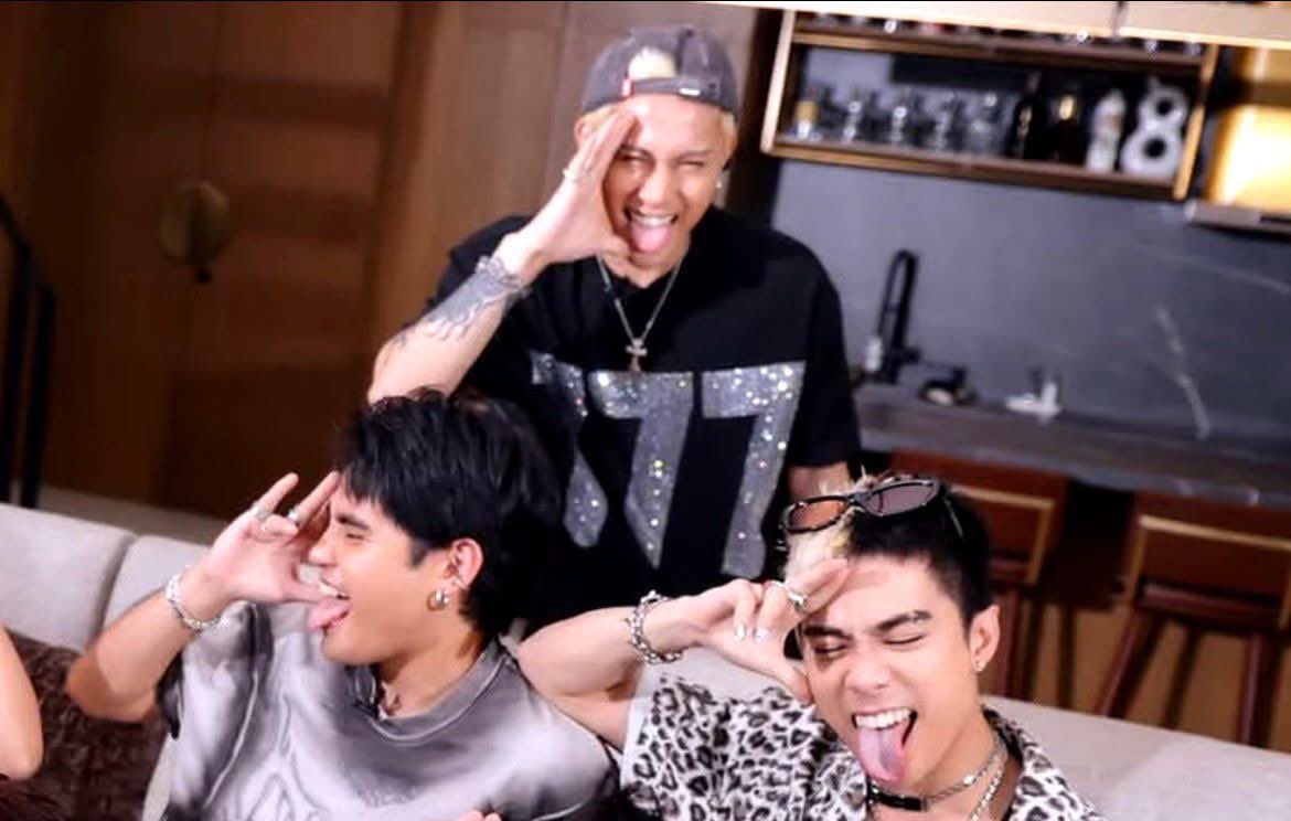 KanakoBea's tweet photo. My honest reaction sa mga nangyayari ngayon 😭😝

AAAAHHHHH FOREVER KAYONG BIAS LINE KO! MY KADENA BOYS❤️ https://t.co/Uub4aMClNw