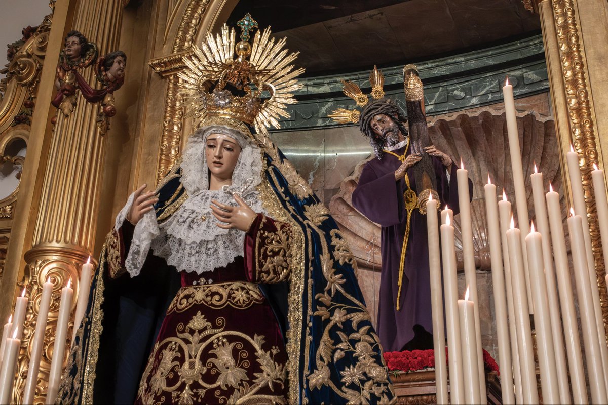 “El Señor carga con el dolor del mundo para transformarlo en redención. El Corazón traspasado de la Madre se ensancha para abrazar a toda la humanidad”.

Es VIERNES DEL SEÑOR

#viernesdelSeñor
#MayorDoloryTraspaso