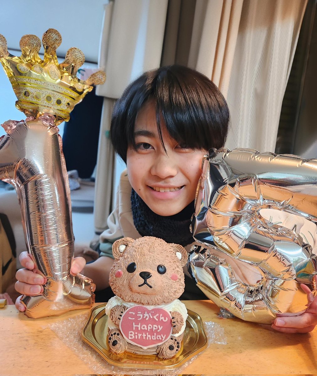 おはよ☺
昨日のケーキの🧸かわいかった😄😁
学校いってきます👋😃