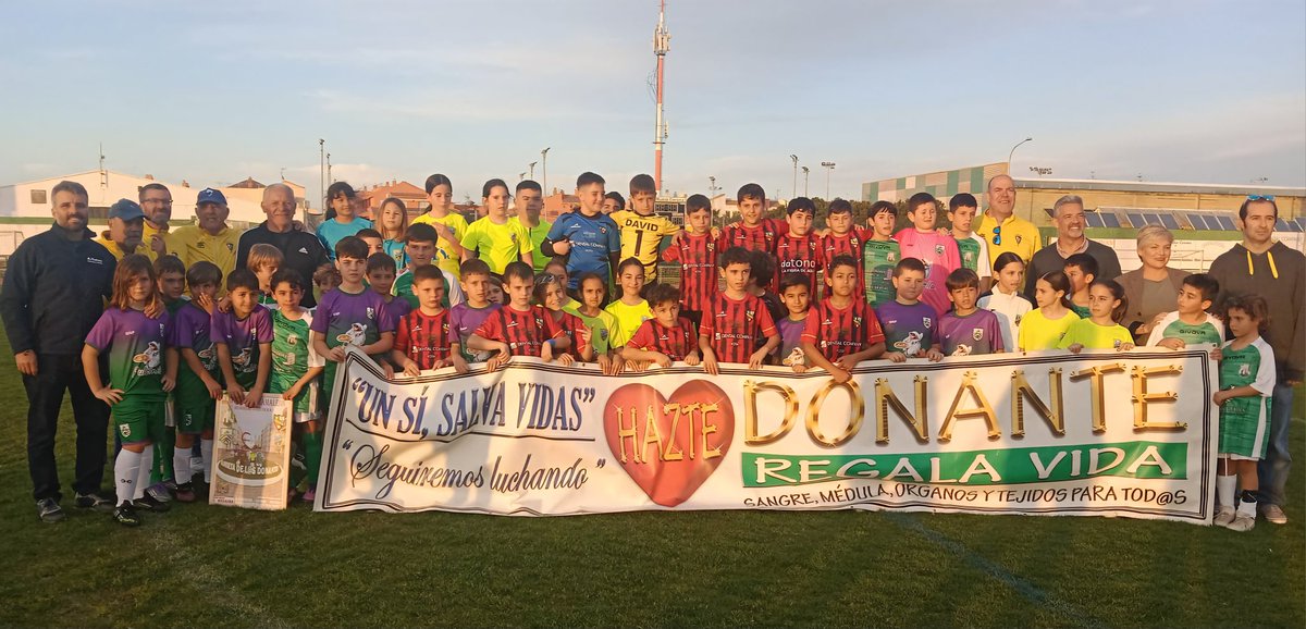 CamaleonRota's tweet photo. Camaleón 💛💙 https://t.co/DlwAs0FXeq