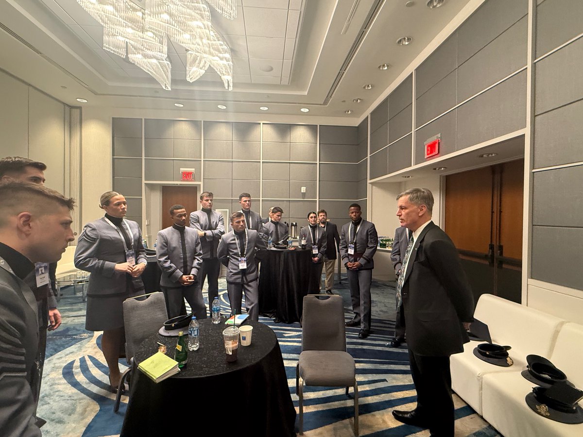 Governor Mark Gordon tweet media