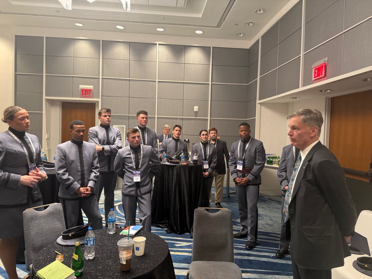 Governor Mark Gordon tweet media