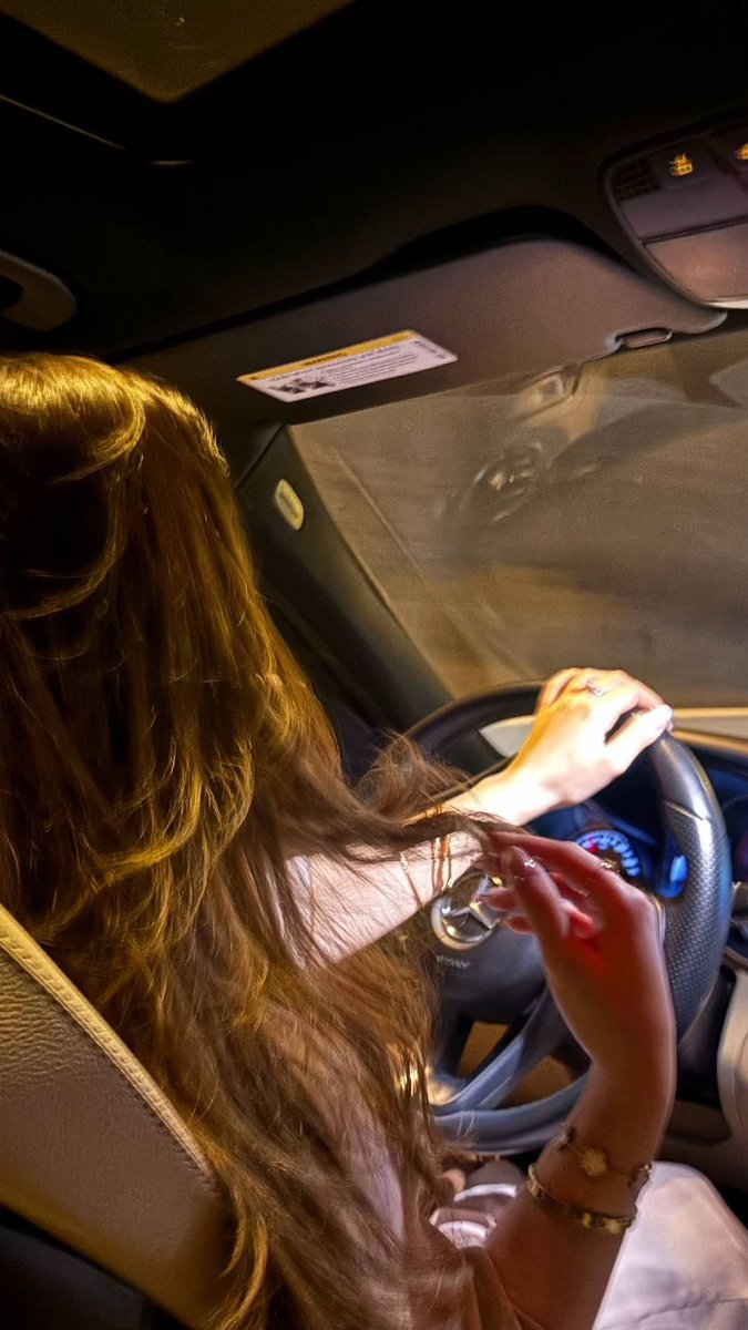 " تدفع النسوة من دمهن ثمن العار؛ لأن الرجل وإن اغتصب المرأة لا يصيبه العار، فالشرف للرجل وإن خان، ودم الرجل إن سال له ثأر وله فدية، لكن دم المرأة لا فدية له ولا ثأر ."

#نوال_السعداوي