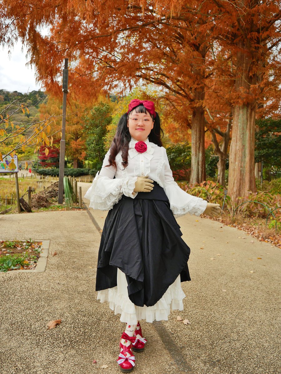 秋が終わると冬がはじまり、
春はまだまだ先だな…と思っていたのが
意外と早く来たように感じます。
初春の、まだまだ寒い感じも意外と少なめ？

本当に冬が短かったのか、
それとも時の流れが速いのか…？

寒くなる前の、緑川春希さん <a href="/Haruki_guu/">緑川 春希🐇ロリィタ系🌷︎</a>