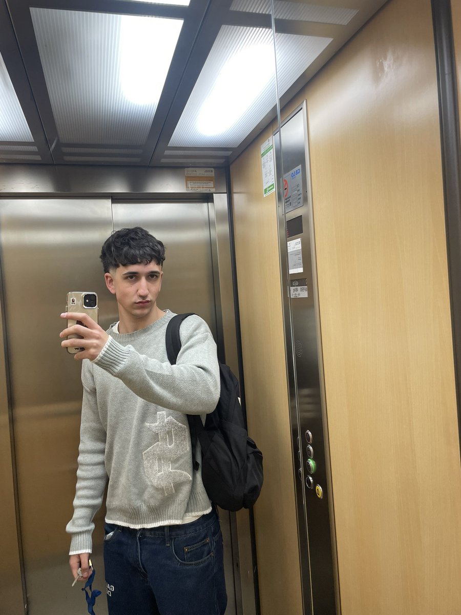 Carles tweet media