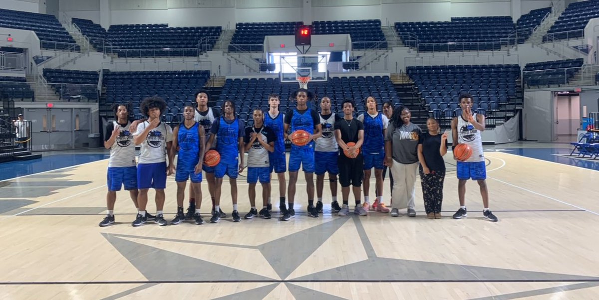 Coach Benitez tweet media