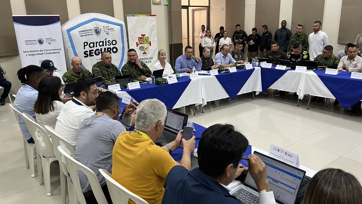 La seguridad no tiene fronteras cuando se trata de cuidar la vida de nuestra gente.

Tras un consejo regional en Santander de Quilichao, nos sentamos Valle y Cauca, gobernadores y alcaldes y fuerza pública, con un mismo propósito: actuar unidos y pasar de las palabras a las