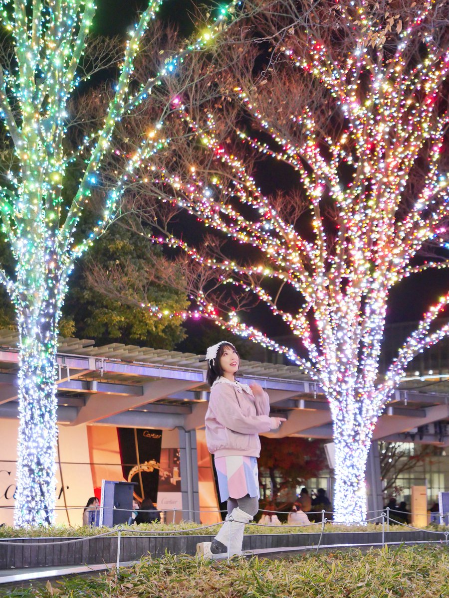 イルミネーションのイベントも
最近は年末で終わらずバレンタインを意識して長くやるのも増えました。
日没も遅くなってきて、流石に2月末でそろそろ…？ただ完全に上着を手放すのはまだ不安もあります。

衣桜ぽぷりさん <a href="/isakuran/">衣桜ぽぷり🌸🐶🐾イベントアカウント</a>