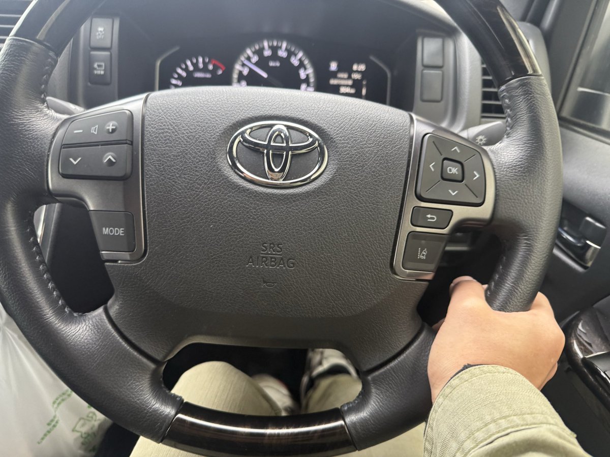 ハイエースかぁ…買う？買わない？迷う…