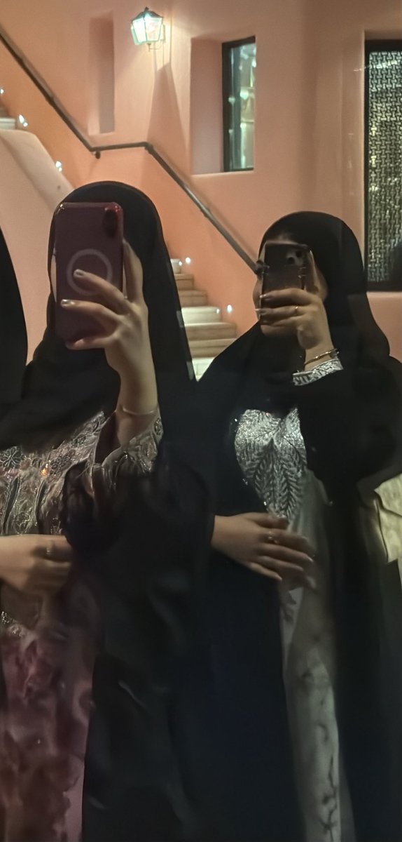 raghaadd03's tweet photo. والله إن قربك من ملذات الحياه ، ومن رغدها
يا سبايب بسّمتي جعلك ما تغيبين  🤍🌷. https://t.co/Dpwb5gJP8e