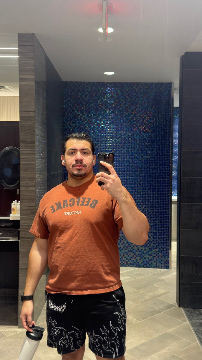 Aarón tweet media