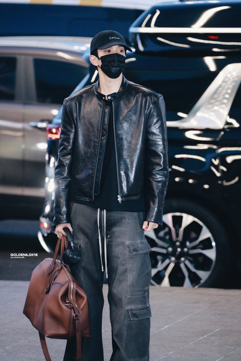 Good morning! Hari ini oppa ke hongkong dulu mau kerja.