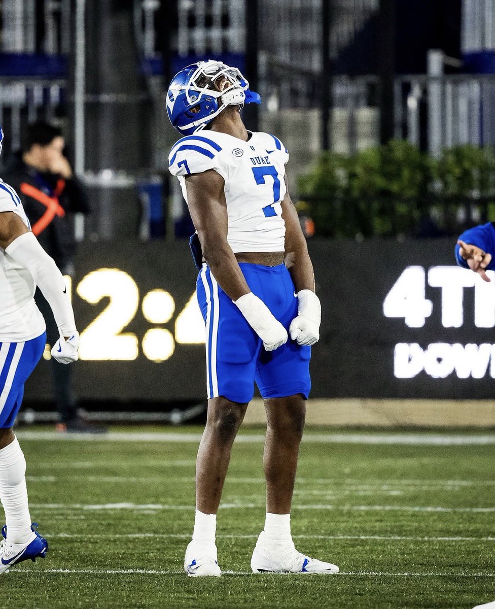 thecgriffy's tweet image. Vincent Anthony Jr., Duke
6’6” 250lbs 

#OTClock 40-Yard Dash Hand Times:
1st Attempt - 4.71s
2nd Attempt - 4.75s
Average - 4.73s

#NFLCombine
