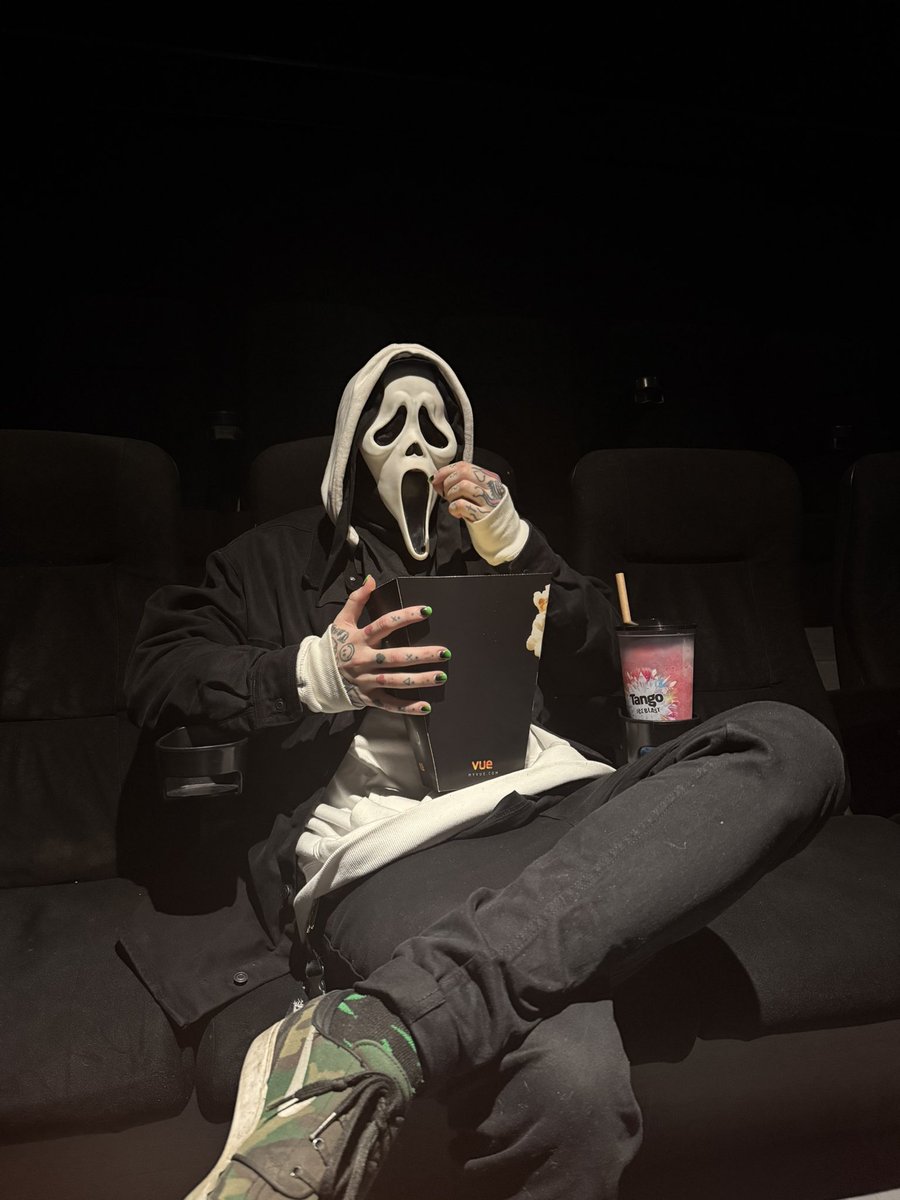 Scenenior Citizen tweet media