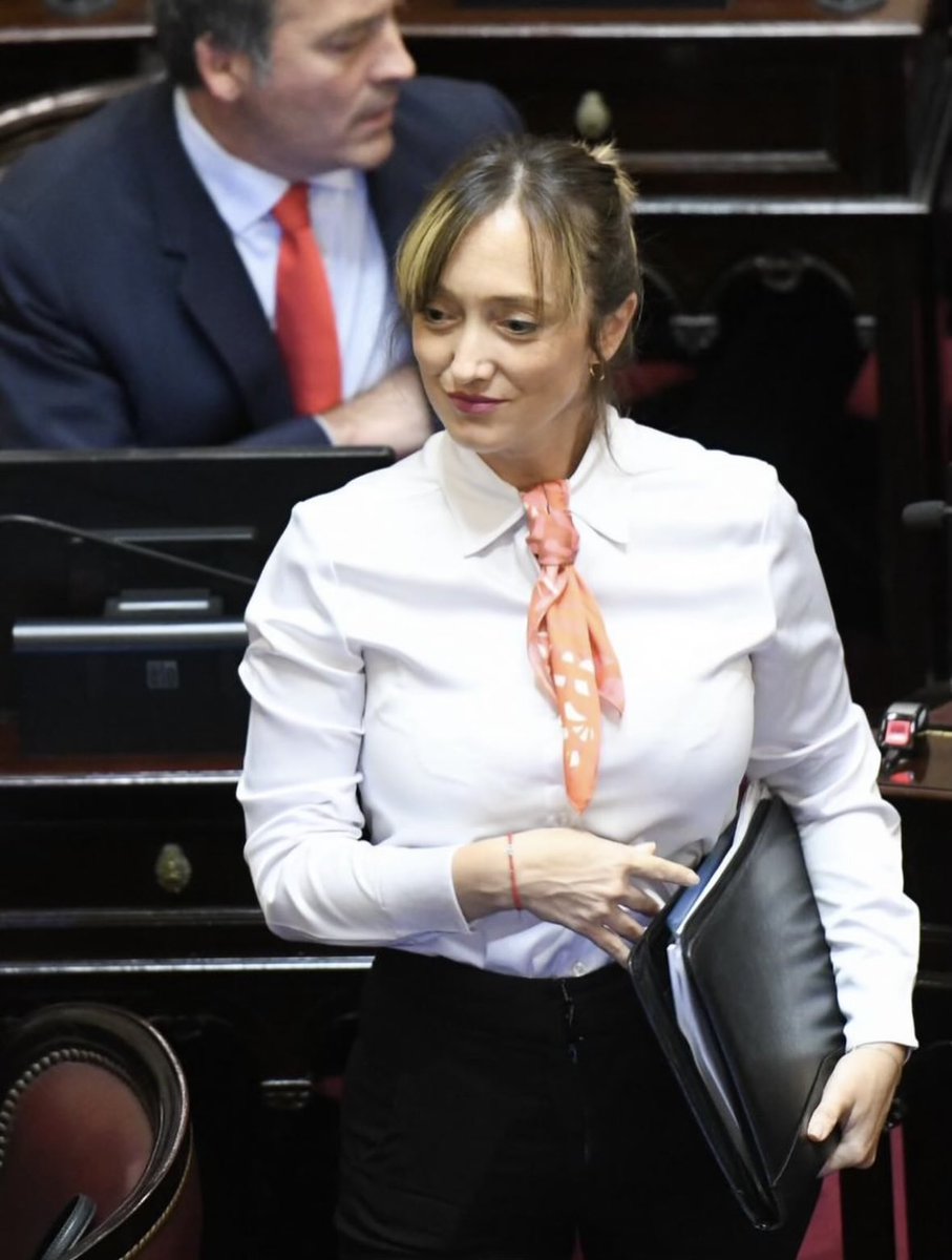 Qué mujer… y encima te defiende todos los glaciares de la Nación. 😍🇦🇷