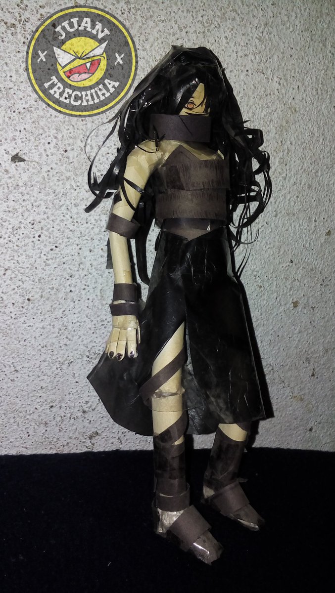 Soledad,
No es un demonio ni una virtud, es simplemente un ser que existe en el universo,
Fue adoptada por harper como su hermanita pequeña 🖤

Y su origen viene de una muñeca de papel que hice, allá en el 2018

#juantrechiha #originalcharacter #trechihaverso #gothgirl