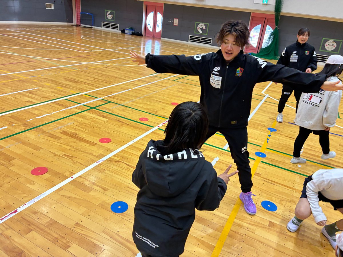 GIFUNITE's tweet photo. 2月6日に #飛騨高山ブラックブルズ岐阜 の選手たちが「北方町立北学園」を訪問し、体育の時間で一緒に運動遊びをしました！

#GIFUNITE #つよいぞぎふっ子プロジェクト #ACP https://t.co/8FLp7FrhpN