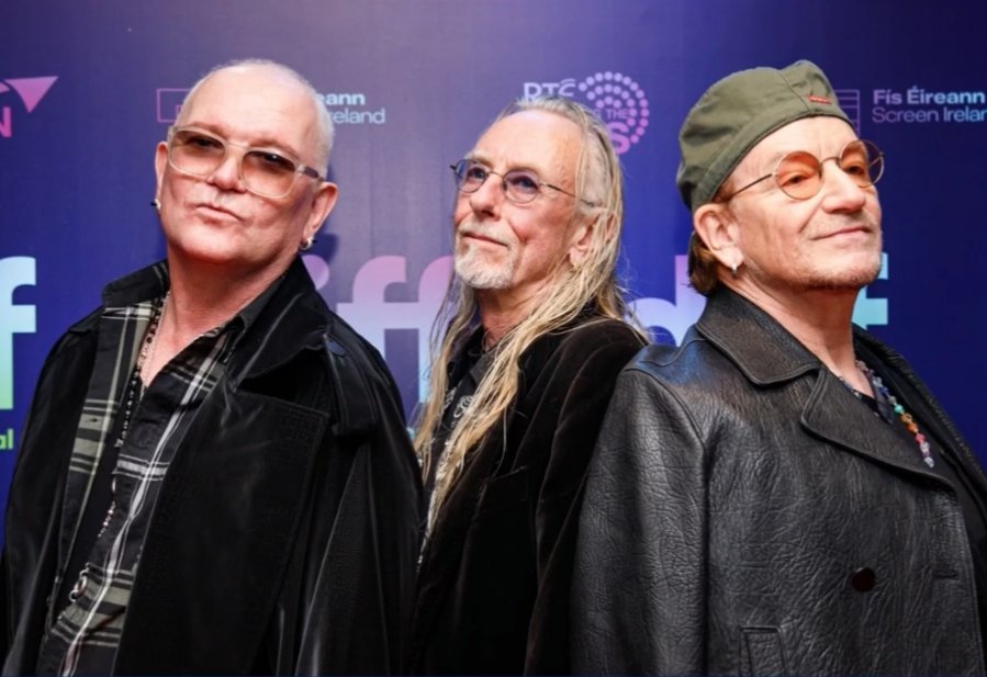 Gavin Friday, Guggi and Bono tonight on the red carpet at the "Guggi" premiere at the Dublin Film Festival.  

Photo: Liam Murphy

#U2 #Bono #GavinFriday #Guggi #dublinfilmfestival