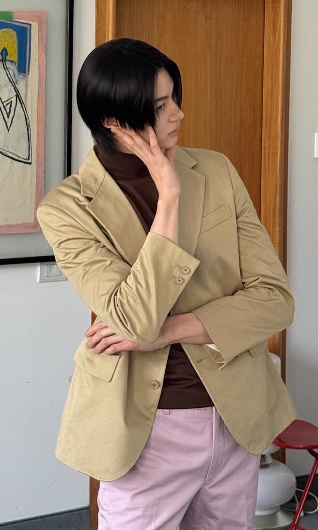 포즈랑 눈빛 에바셔