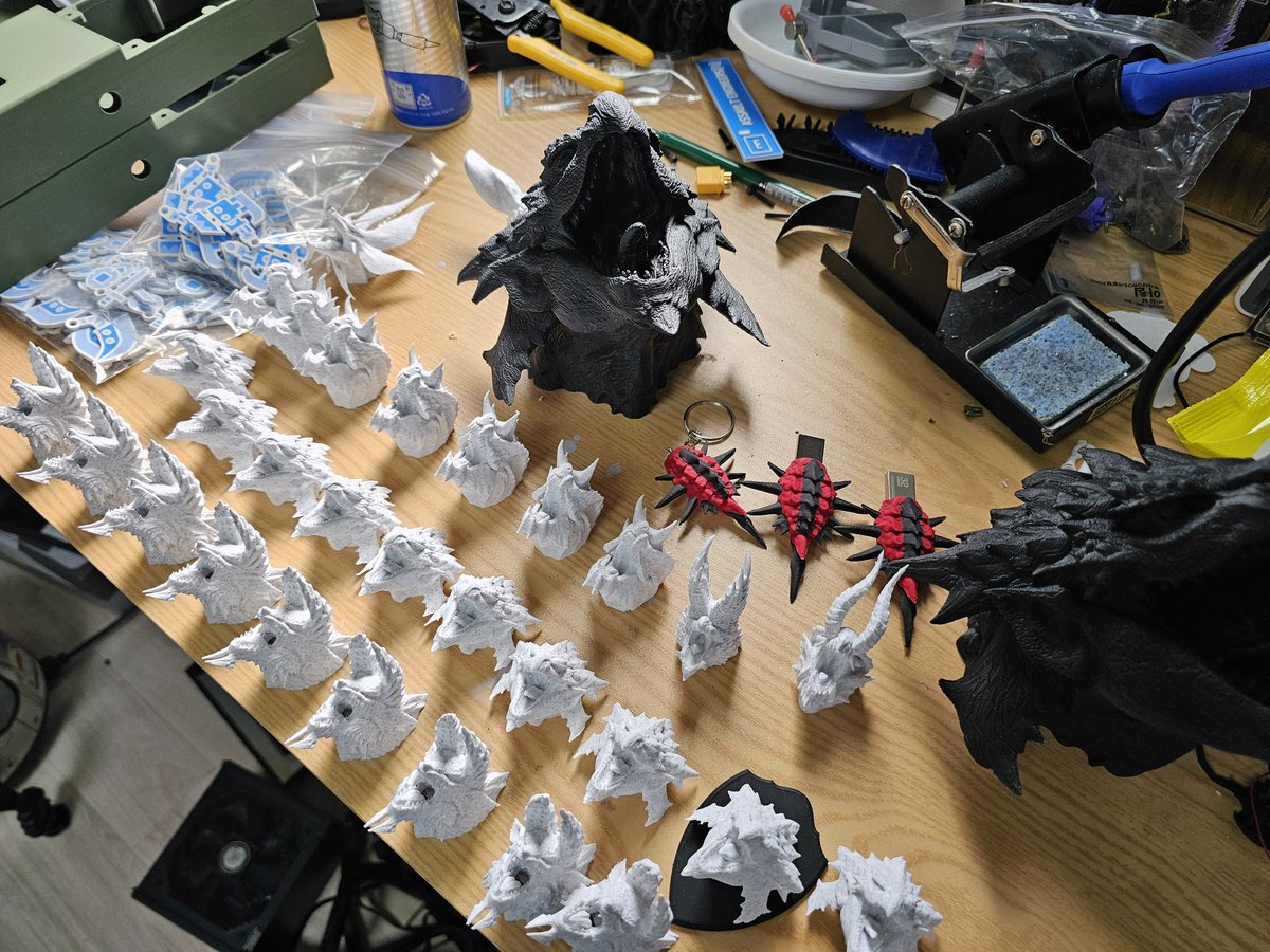 3코 부스번호가 떠서 간단하게 근황사진만 올립니다...!
3코 일요일 BF 33에서 "아스테라 밀렵단"으로 찾아뵙겠습니다 :)
#서코 #서울코믹월드 #몬스터헌터