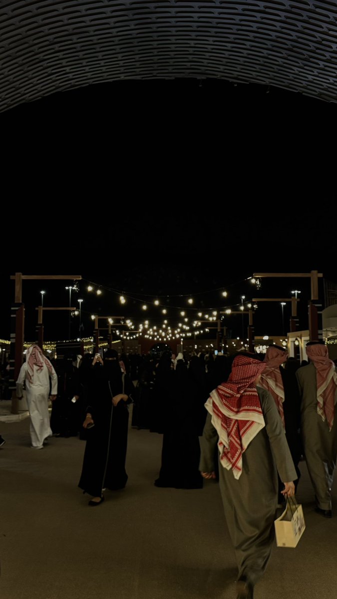___Hjr_'s tweet photo. "مهما أبتعدت عن الفؤادِ فإنني 
مستوطنٌ رغم المسافةِ أضلُعَكْ" https://t.co/UBFtwOaAo1