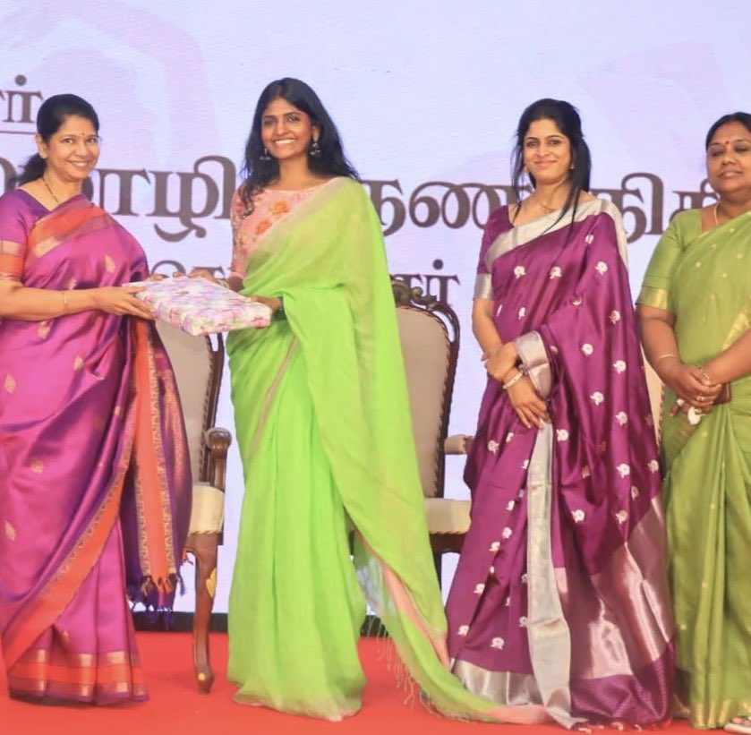 karthigathiru's tweet photo. When Kani Thiru 
daughter of S Karunanithi 
met Kanimozhi  
daughter of M Karunanidhi
a true full-circle moment ✨
Told her I was named after her, which made this meeting even more special for me🫶🏼Some names carry beautiful stories ❤️ https://t.co/NY83VrjaYu