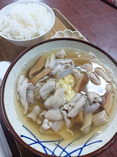 nangokuichiba's tweet photo. お祝い事にも欠かせない一品✨
沖縄の伝統の味・中味汁☺️
#沖縄 #中味汁 #沖縄料理　
#沖縄グルメ #グルメ https://t.co/CEAy16jcWM