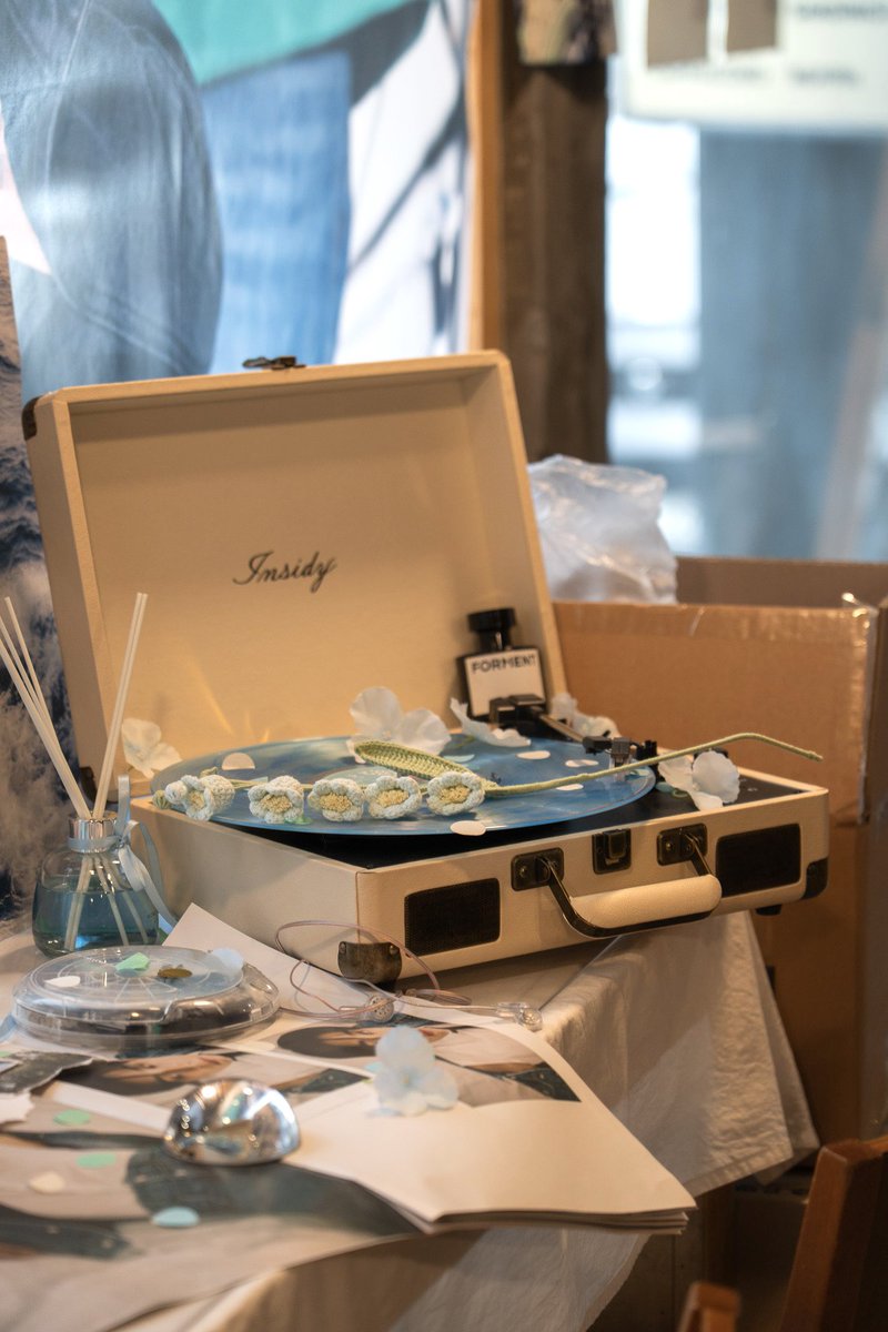 Fade into Bleu tweet media