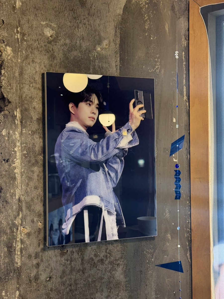 Fade into Bleu tweet media