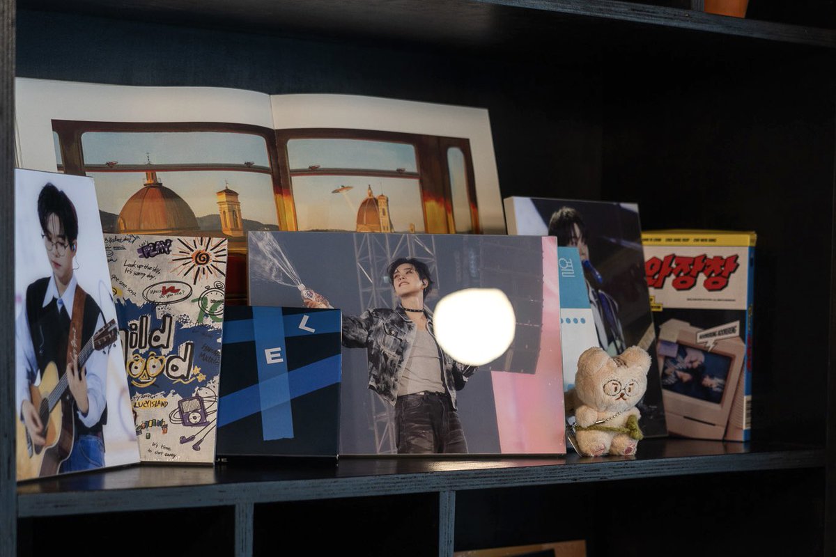 Fade into Bleu tweet media