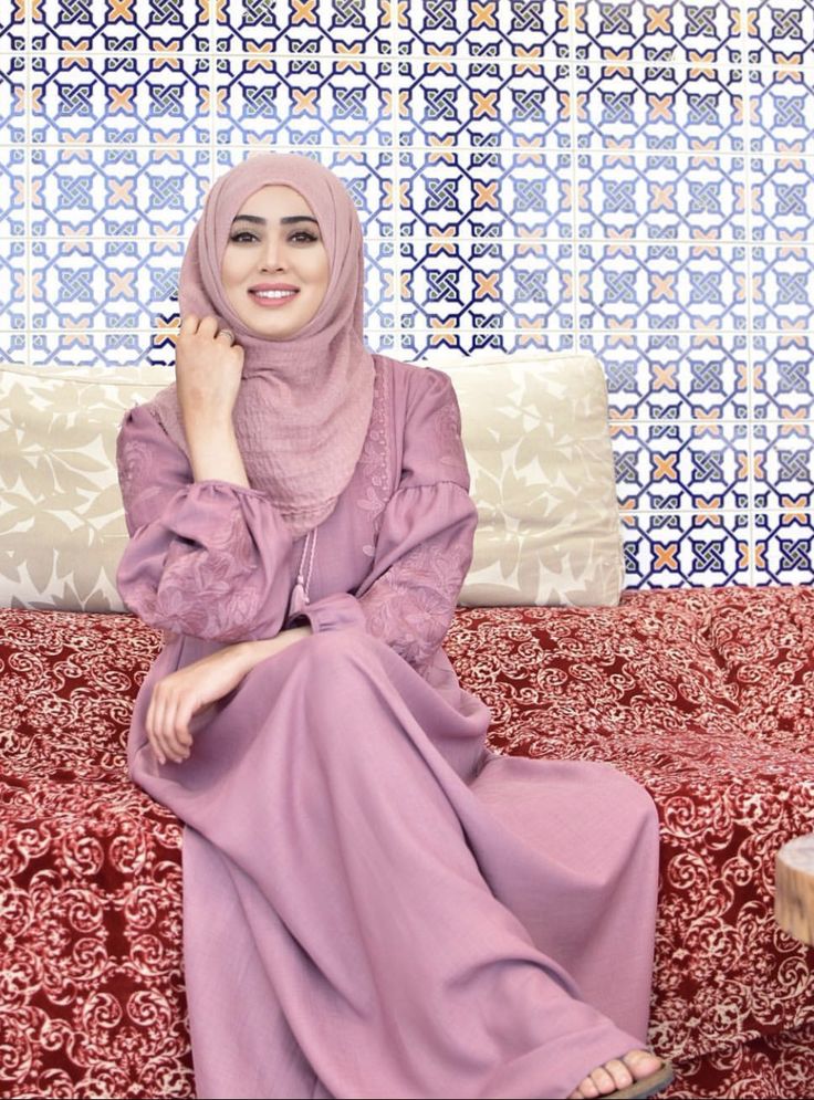 Onun bir tebessümü günün yükünü hafifletir; bir bakışı karmaşayı susturur. Kadın sevdi mi, erkeğin dünyası genişler. Ufku büyür, hayalleri cesaret bulur. Çünkü yanında kendisine inanan bir yürek vardır.
___ /Güven Taşdemir