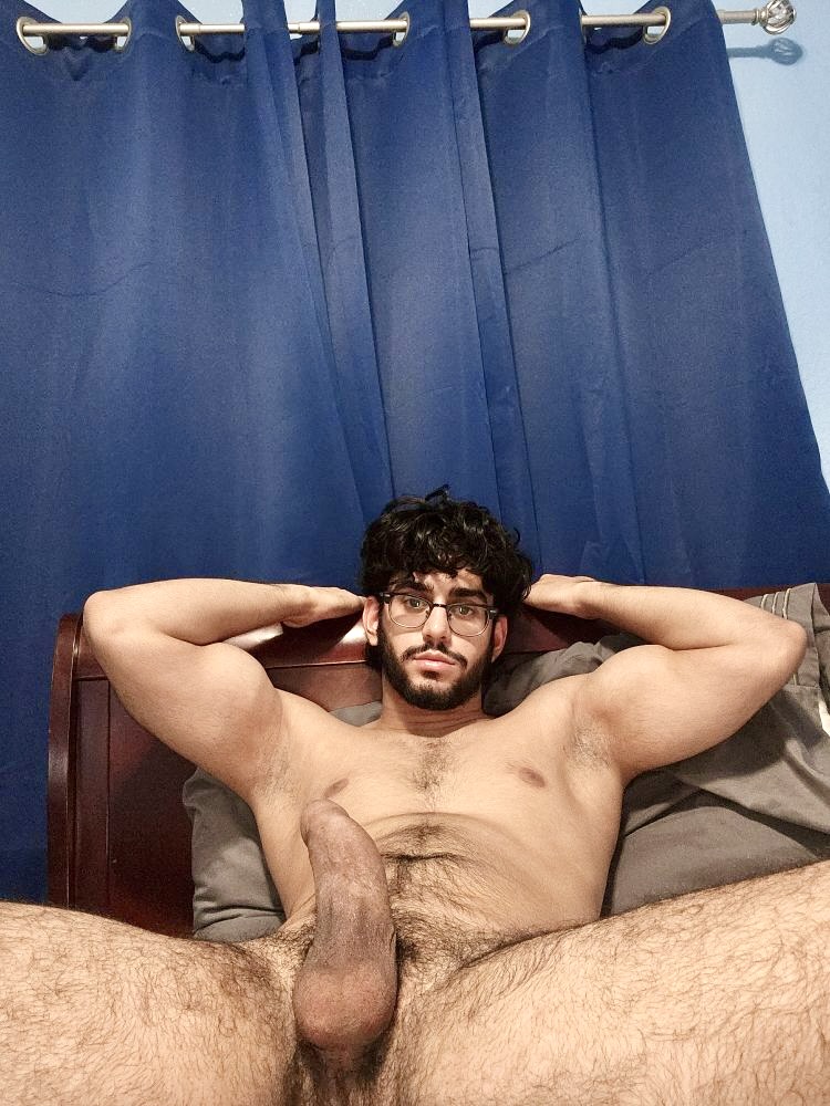 Brun- 239 #hardcock #biceps #menwithglasses